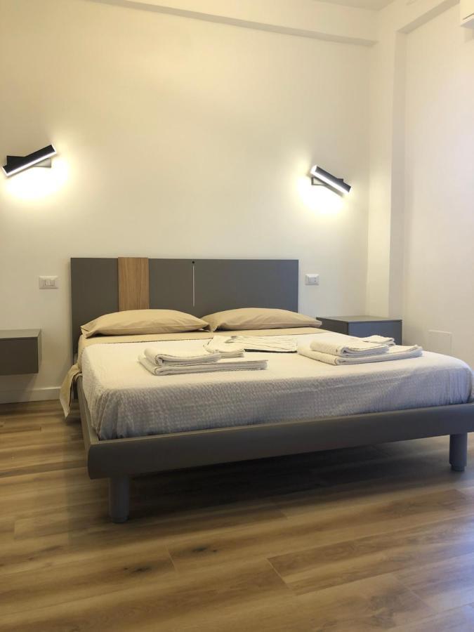A Due Passi Dalla Scalinata Rooms Caltagirone Eksteriør billede